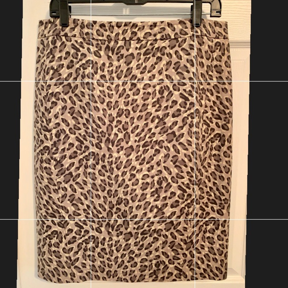 Ann Taylor Loft leopard print pencil skirt
